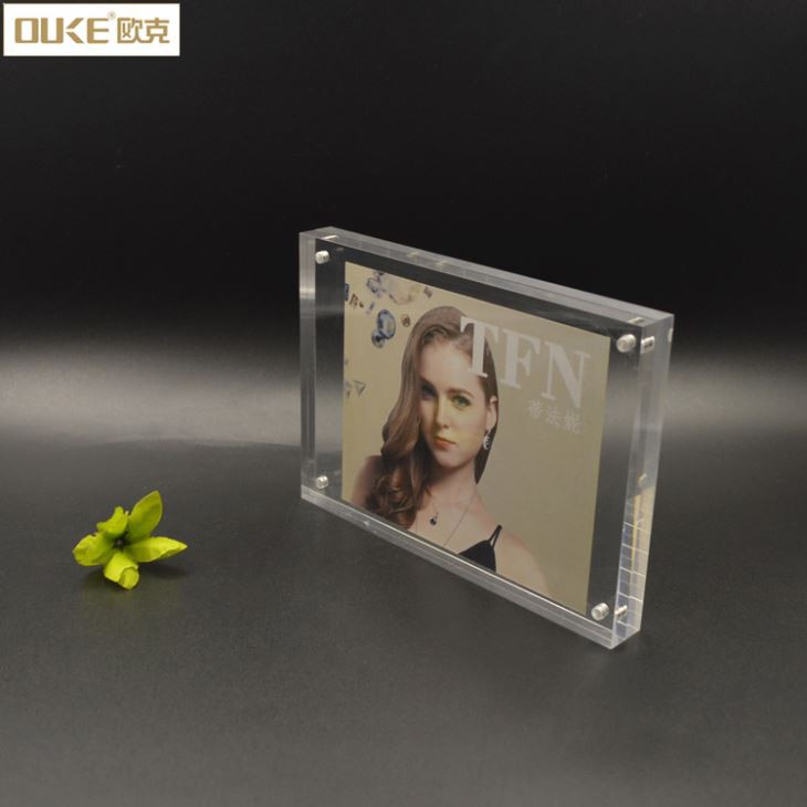 Simple Cheap Acrylic Photo Frames